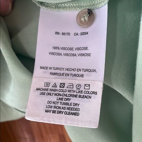 Maeve by Anthropologie Green Casual Button Down Shirt with Collared Neckline - Picture 5 of 5